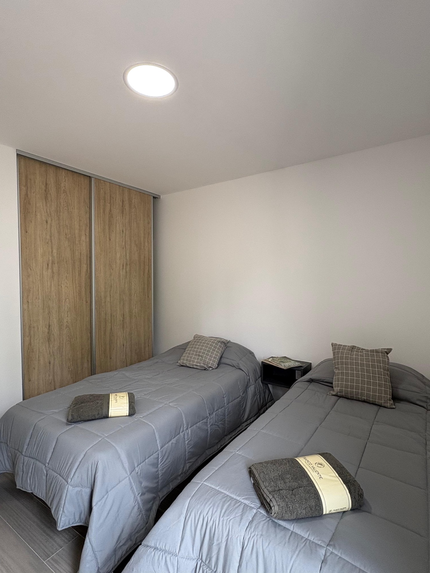 Entre Bardas I dormitorio con placard